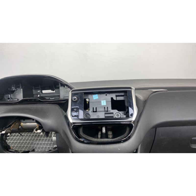 Planche de bord complete PEUGEOT 208 1 Photo n°4
