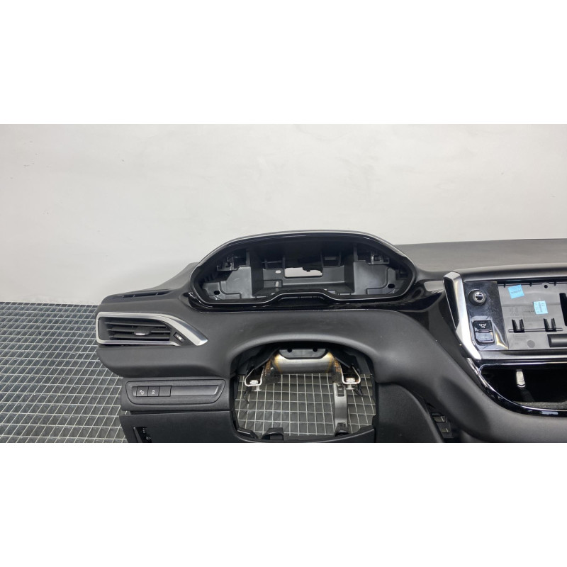 Planche de bord complete PEUGEOT 208 1 Photo n°5