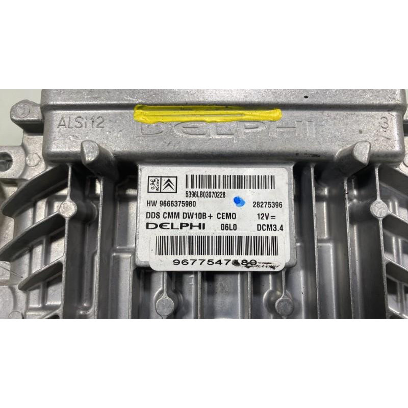 Calculateur moteur PEUGEOT 508 1 Photo n°2