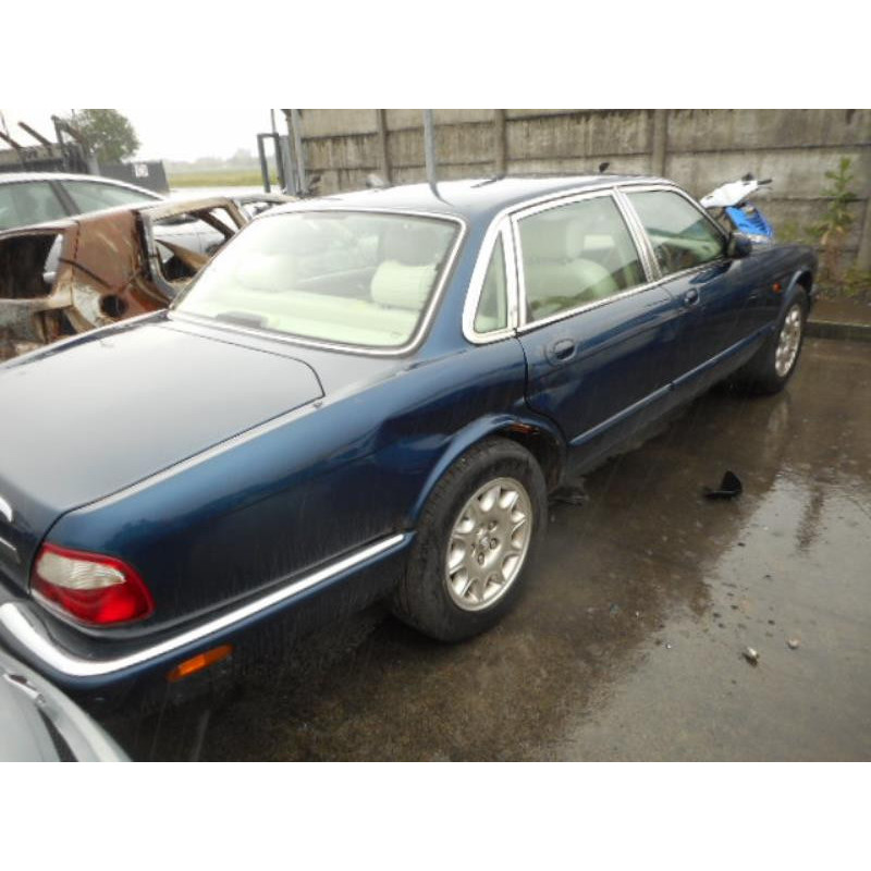 Leve vitre electrique avant gauche JAGUAR XJ 3 Photo n°8