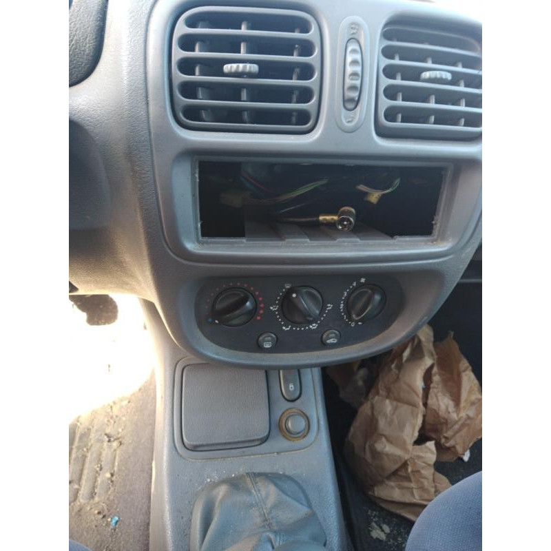 Calculateur moteur RENAULT CLIO 2 Photo n°14