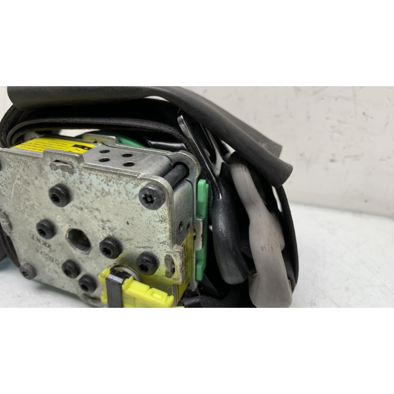 Pretensionneur de ceinture avant droit TOYOTA YARIS 2 Photo n°1