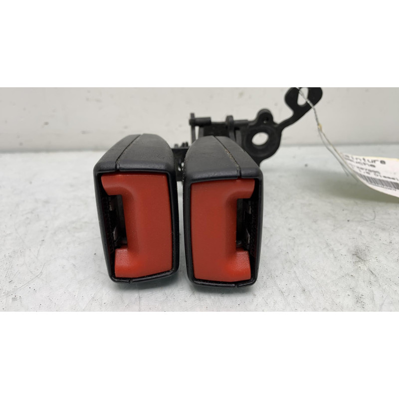 Attache ceinture arriere gauche VOLKSWAGEN GOLF 7 Photo n°3