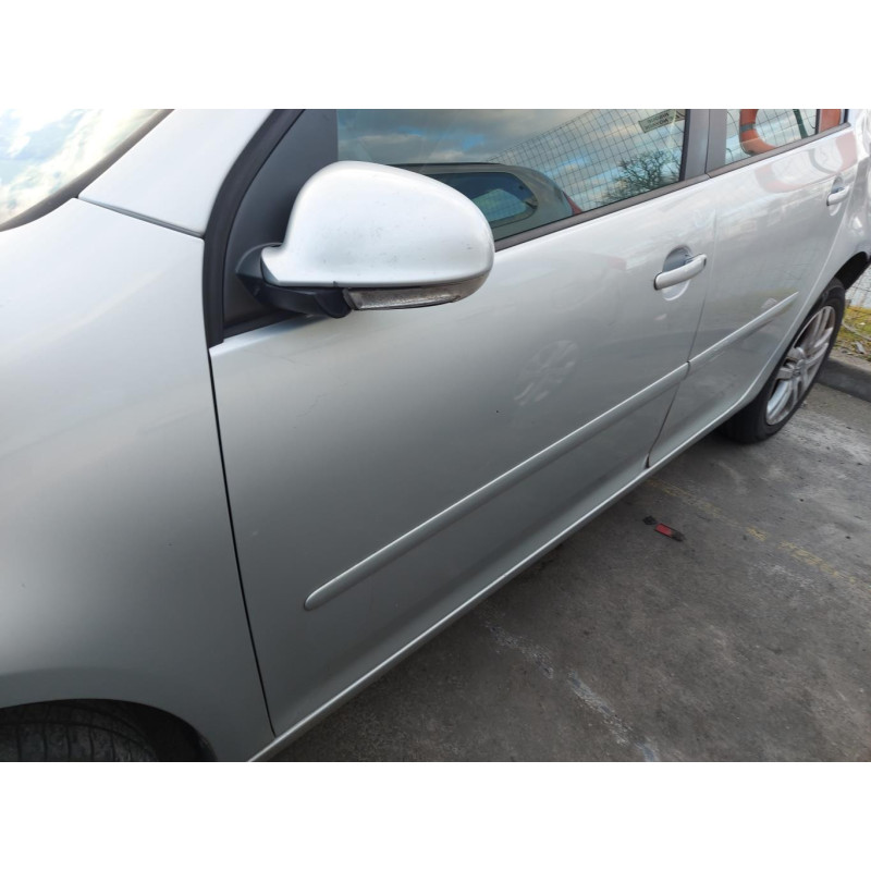 Feu arriere secondaire droit (feux) VOLKSWAGEN GOLF 5 Photo n°5