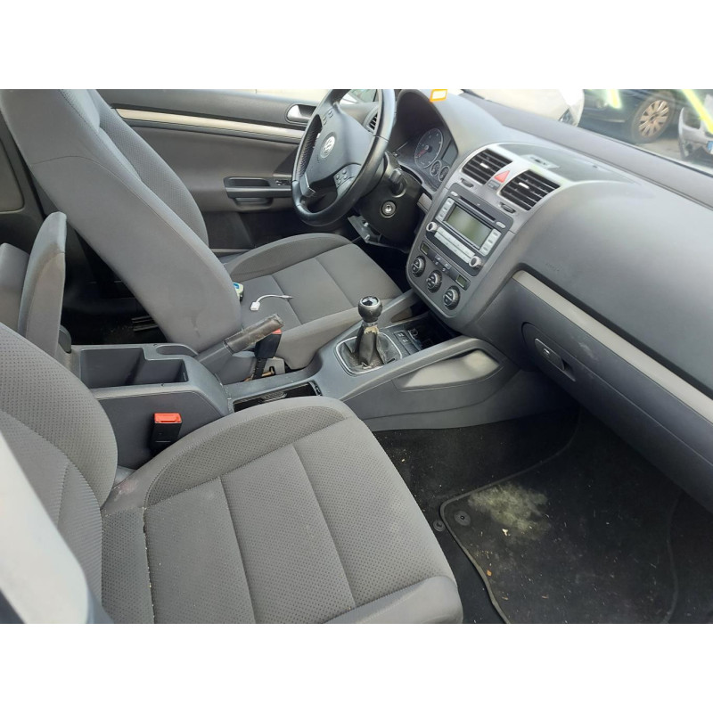 Feu arriere secondaire droit (feux) VOLKSWAGEN GOLF 5 Photo n°9