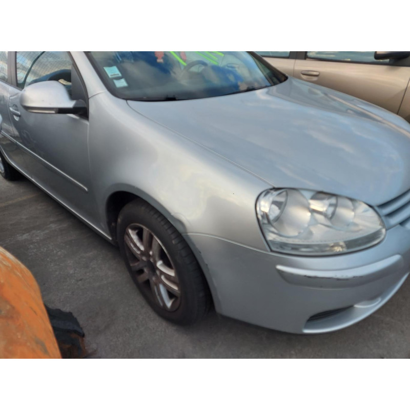 Feu arriere secondaire droit (feux) VOLKSWAGEN GOLF 5 Photo n°10