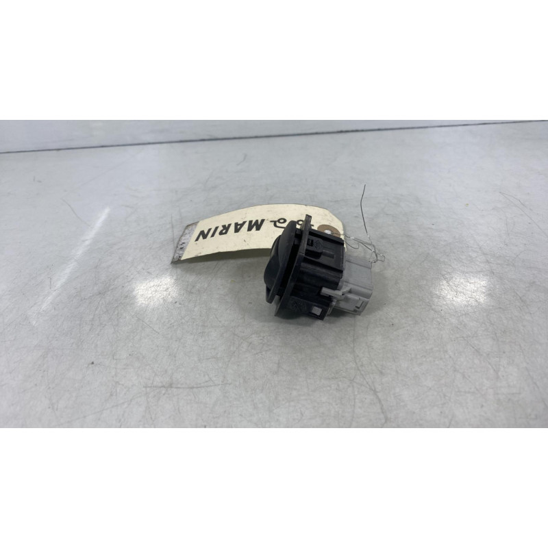 Interrupteur de leve vitre avant droit RENAULT VEL SATIS Photo n°1