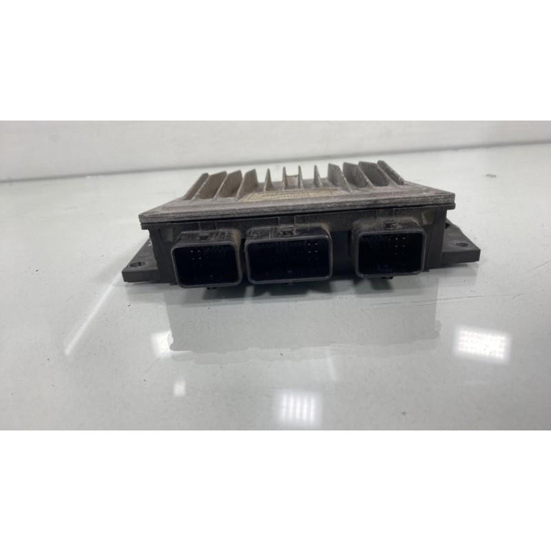 Calculateur moteur RENAULT MEGANE 2 Photo n°2