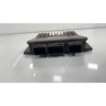Calculateur moteur RENAULT MEGANE 2