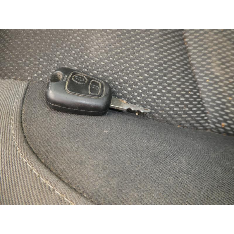 Pretensionneur de ceinture avant droit PEUGEOT 206 Photo n°12