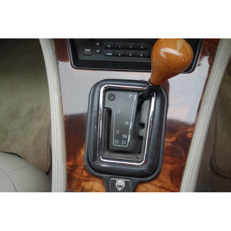 Capot JAGUAR XJ X300 Photo n°16