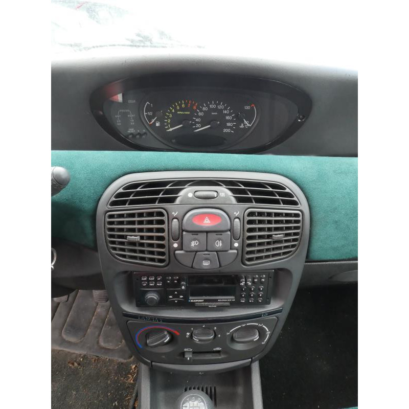 Capot LANCIA YPSILON 3 Photo n°13