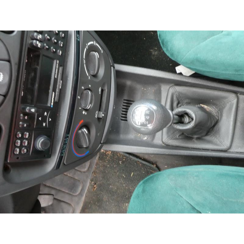 Pare choc avant LANCIA YPSILON 3 Photo n°13