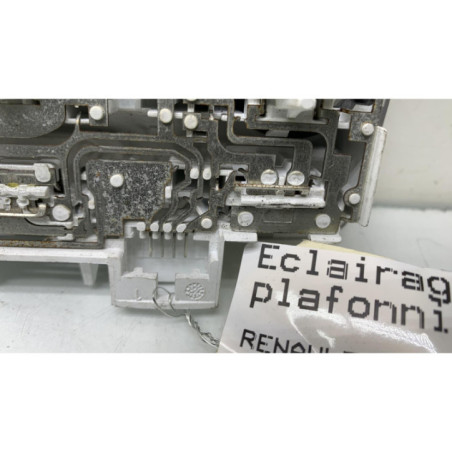 Eclairage de plafonnier RENAULT CAPTUR 1