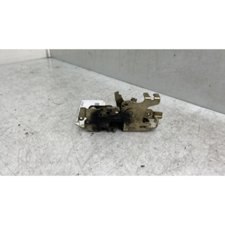 Serrure avant droit MERCEDES VITO 638