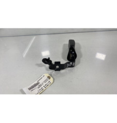 Attache ceinture arriere droit TOYOTA AVENSIS 2
