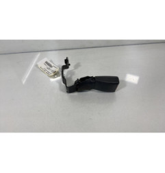 Attache ceinture arriere droit TOYOTA AVENSIS 2
