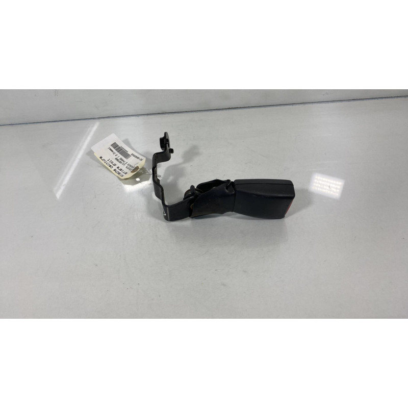 Attache ceinture arriere droit TOYOTA AVENSIS 2 Photo n°3