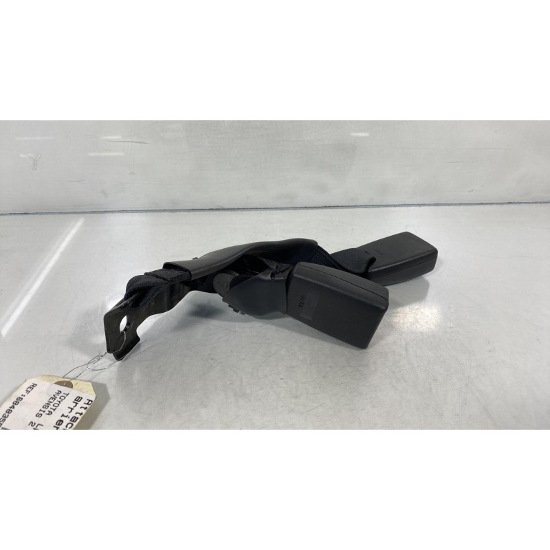 Attache ceinture arriere gauche TOYOTA AVENSIS 2 Photo n°1