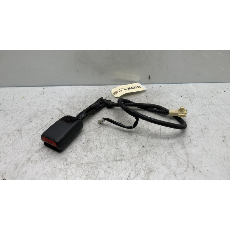 Attache ceinture avant droit TOYOTA AVENSIS 2 Photo n°2