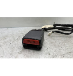 Attache ceinture avant droit TOYOTA AVENSIS 2