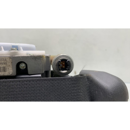 Pretensionneur de ceinture avant droit TOYOTA AVENSIS 2