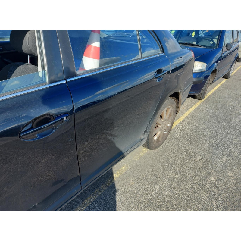 Serrure avant gauche TOYOTA AVENSIS 2 Photo n°14