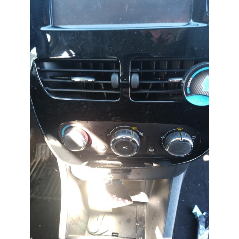 Becquet RENAULT CLIO 4 Photo n°6