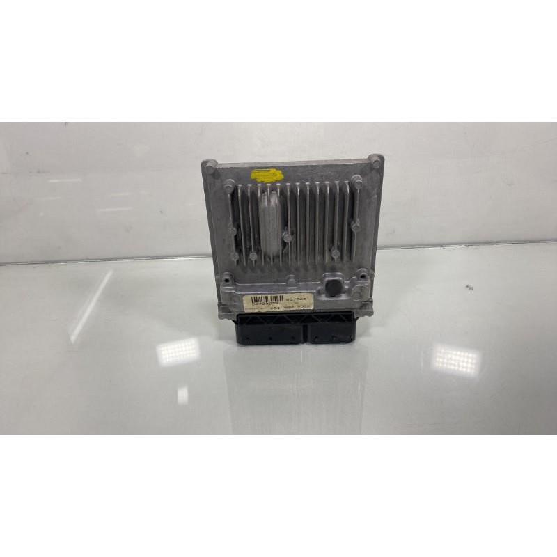 Calculateur moteur MERCEDES CLASSE CLA 117 Photo n°2