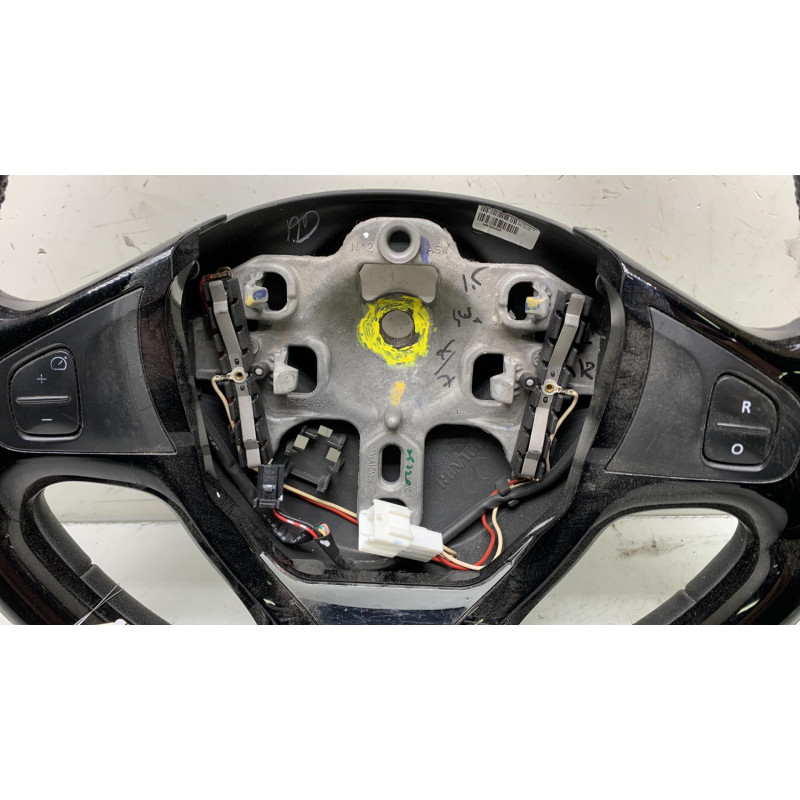 Volant RENAULT CLIO 4 Photo n°2