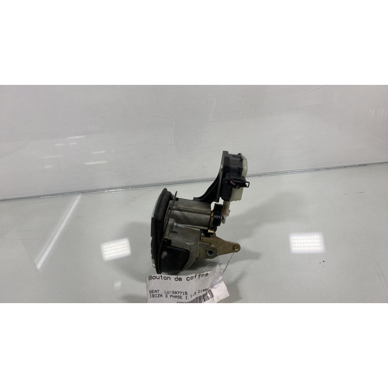 Bouton de coffre SEAT IBIZA 3 Photo n°3