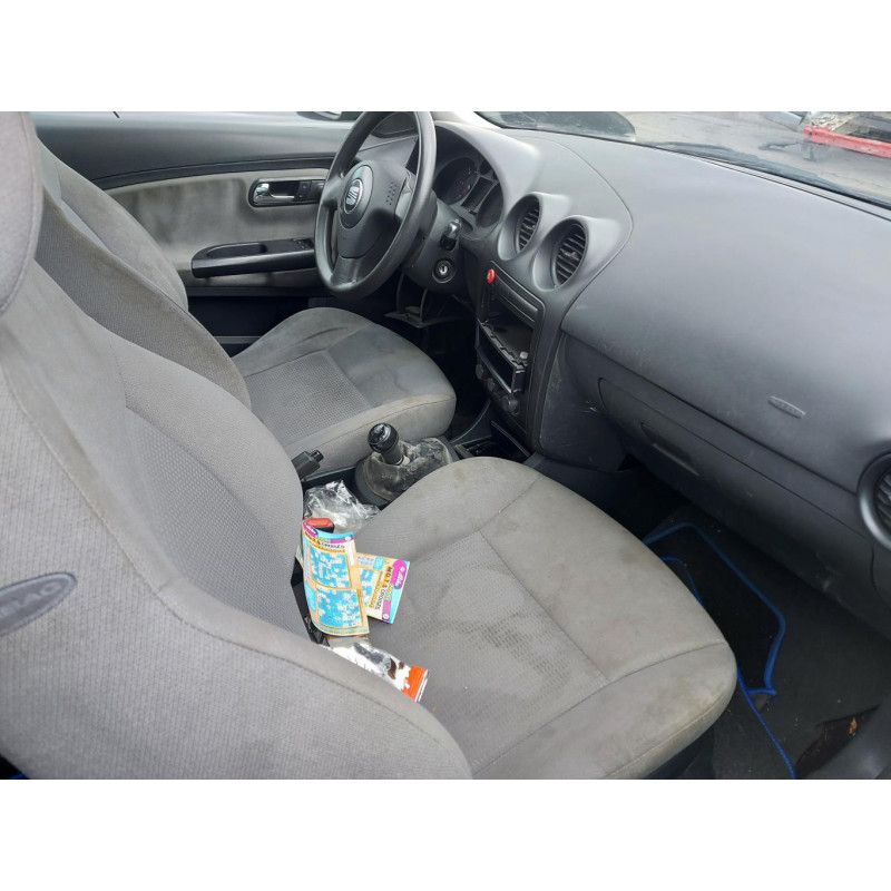 Bouton de coffre SEAT IBIZA 3 Photo n°12