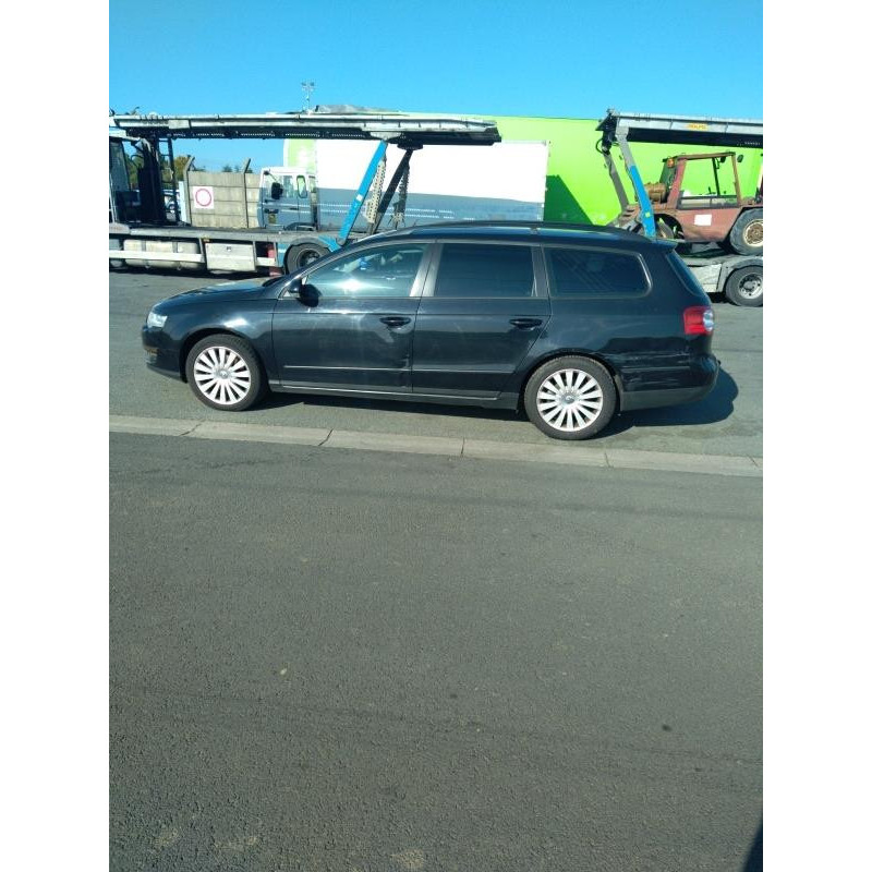 Calculateur moteur VOLKSWAGEN PASSAT 5 Photo n°4