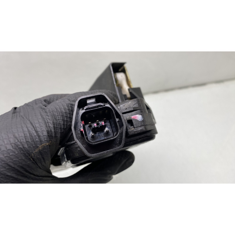 Serrure avant gauche HYUNDAI TRAJET Photo n°4