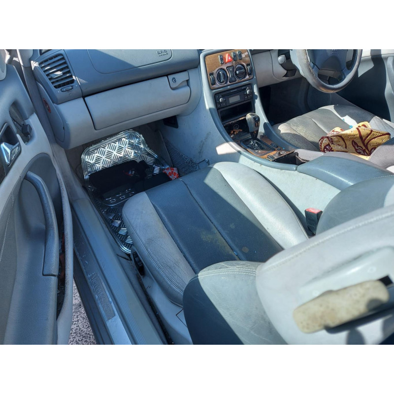 Porte avant gauche MERCEDES CLASSE CLK 208 Photo n°11