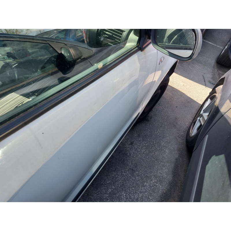 Serrure avant droit VOLKSWAGEN FOX Photo n°6