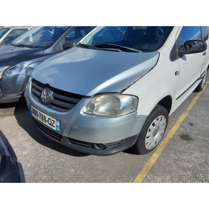 Serrure avant droit VOLKSWAGEN FOX Photo n°8