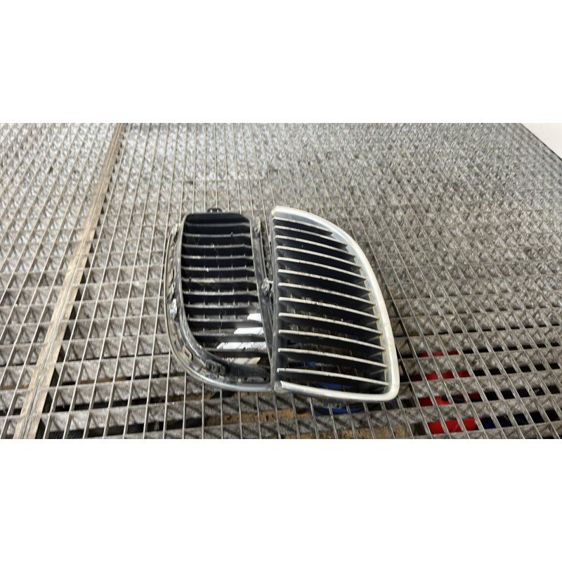 Calandre BMW SERIE 3 E91 Photo n°2