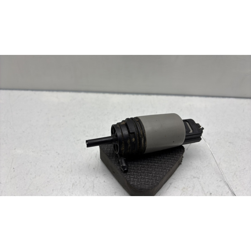 Pompe lave glace avant BMW SERIE 3 E91 Photo n°1