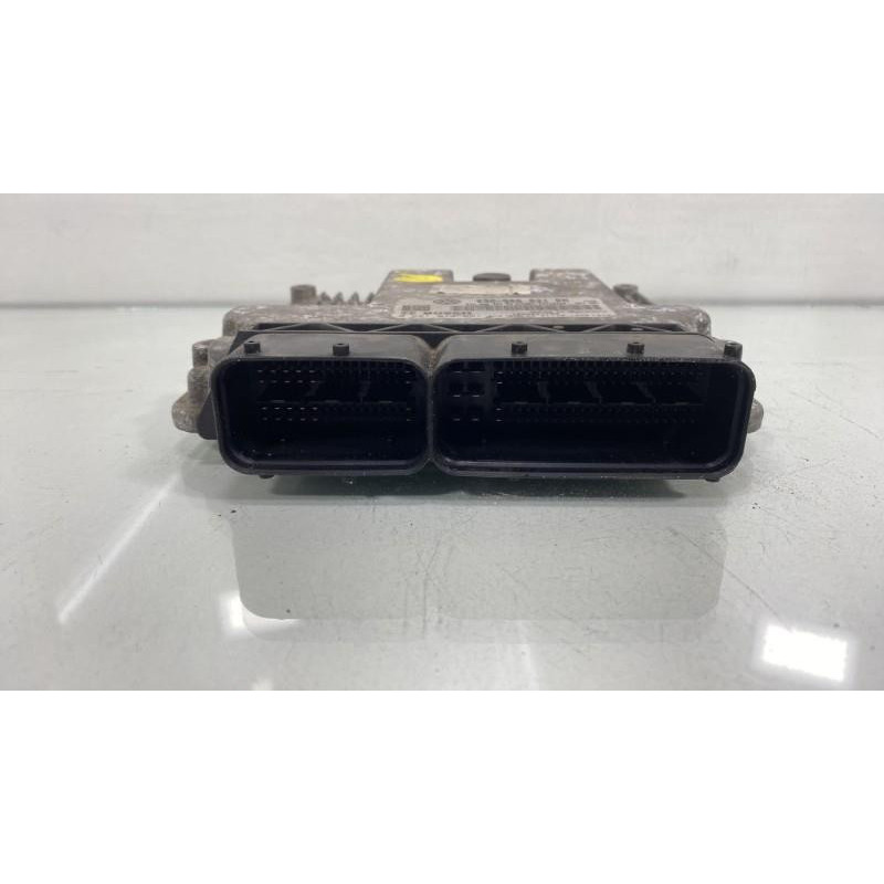 Calculateur moteur VOLKSWAGEN GOLF 5 Photo n°3