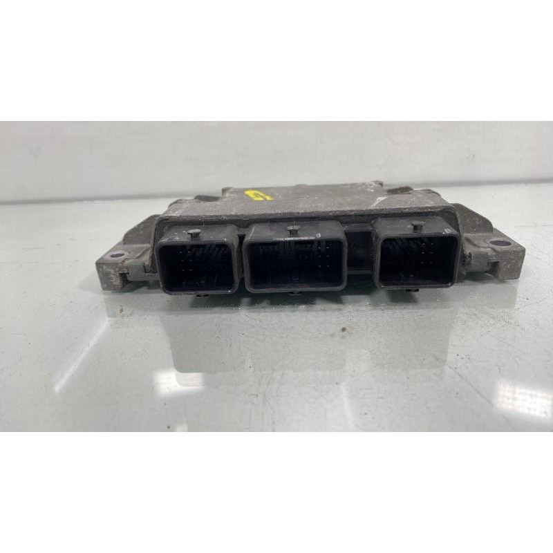 Calculateur moteur RENAULT CLIO 3 Photo n°2