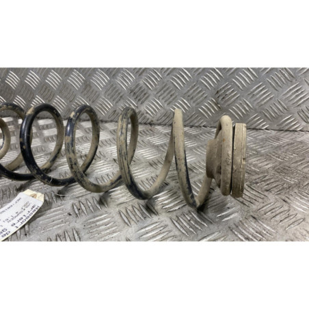 Ressort de suspension arriere gauche VOLKSWAGEN GOLF 4 Photo n°1