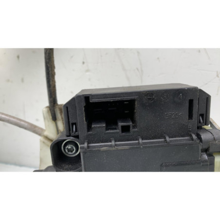 Leve vitre electrique arriere gauche VOLKSWAGEN POLO 5 Photo n°1