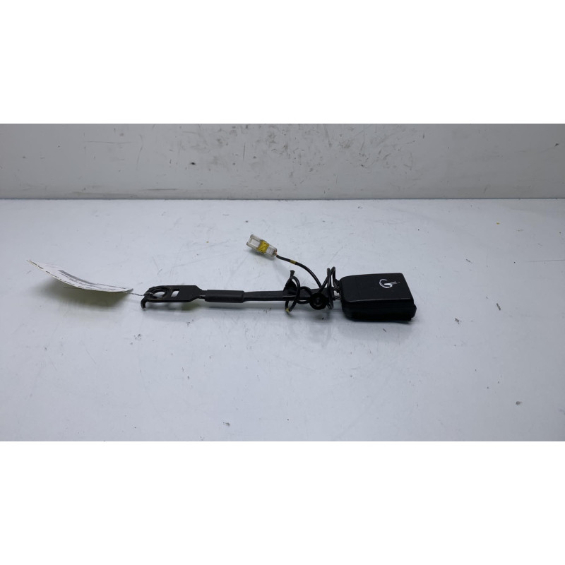 Attache ceinture avant gauche PEUGEOT 308 1 Photo n°2