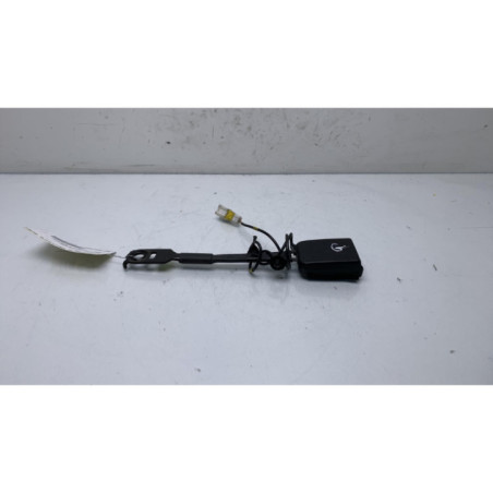 Attache ceinture avant gauche PEUGEOT 308 1