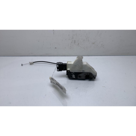 Serrure avant droit PEUGEOT 3008 1