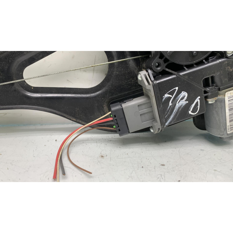 Leve vitre electrique arriere droit RENAULT MEGANE 3 Photo n°4