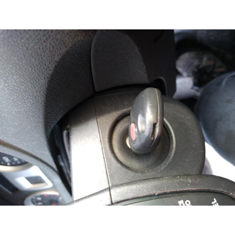 Feu arriere principal gauche (feux) RENAULT CLIO 3 Photo n°8