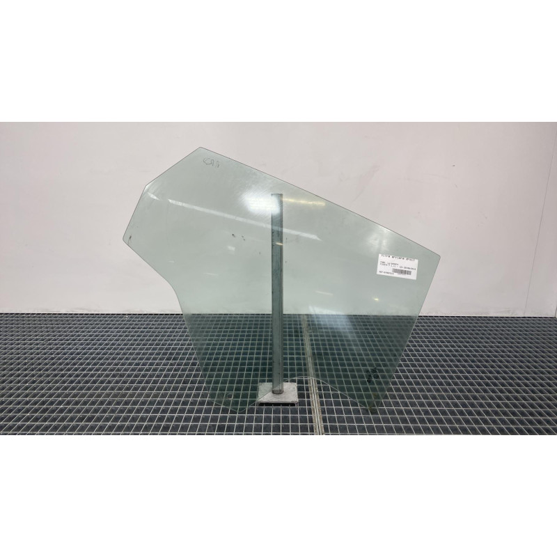 Vitre arriere droit FORD FIESTA 7 Photo n°1