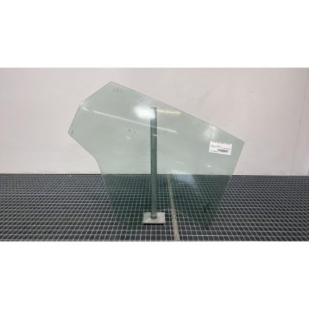 Vitre arriere droit FORD FIESTA 7 Photo n°1
